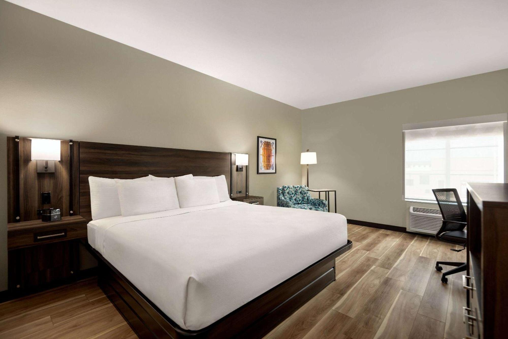 La Quinta By Wyndham Gonzales La Hotell Eksteriør bilde