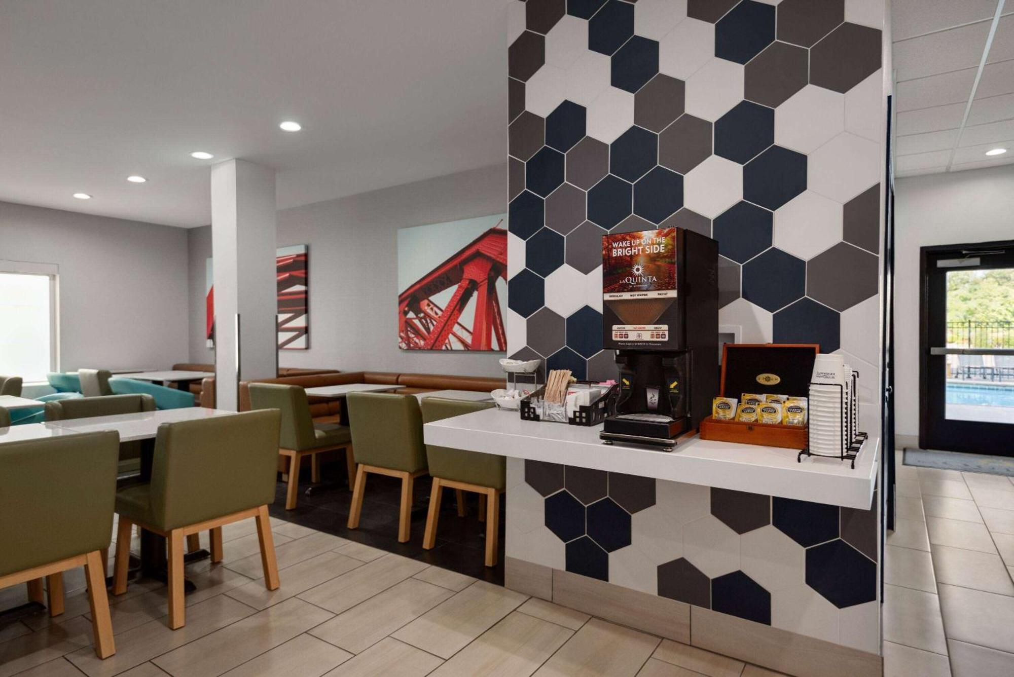 La Quinta By Wyndham Gonzales La Hotell Eksteriør bilde